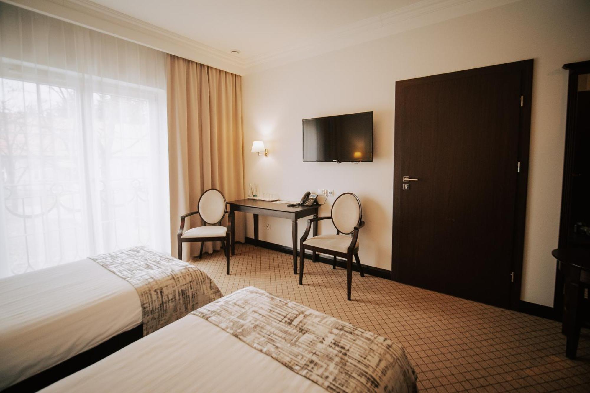 Hotel Toscania Włoszakowice Eksteriør bilde